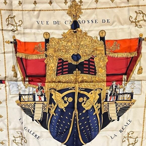 Hermès Silk Vue Du Carosse De La Galere La Reale Scarf 90 Red scarf - Picture 6 of 7